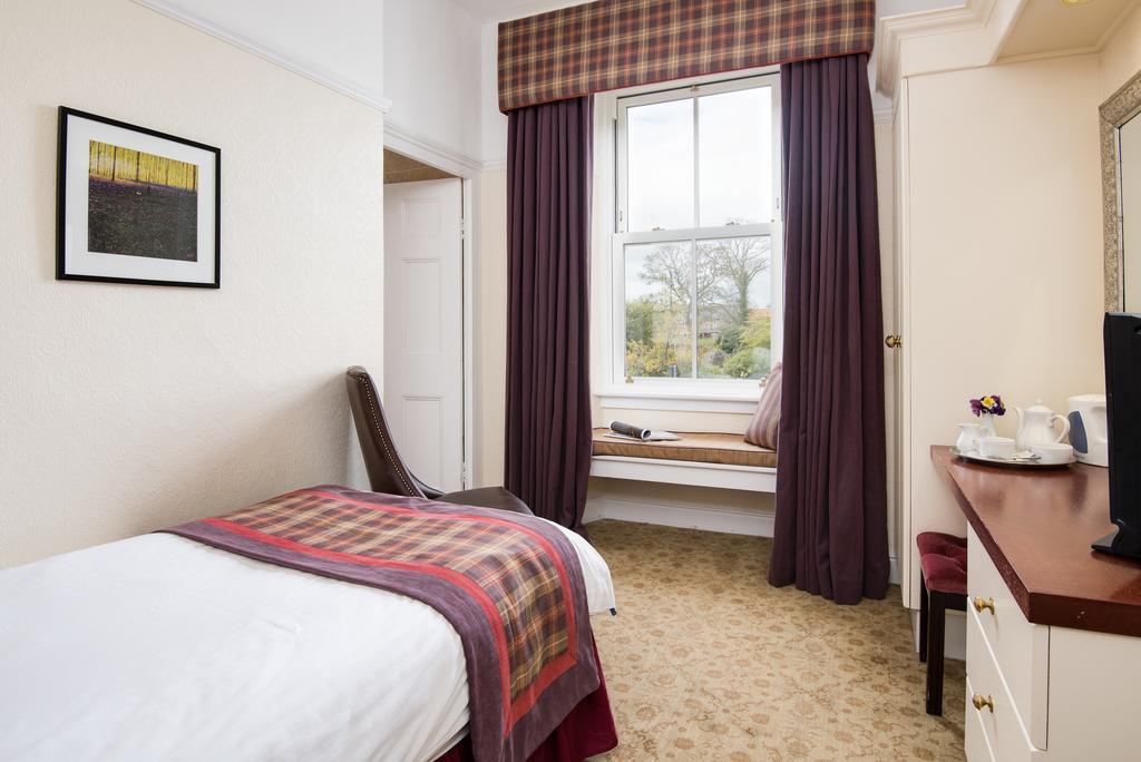 The Dunstanburgh Castle Hotel Ембълтън Екстериор снимка